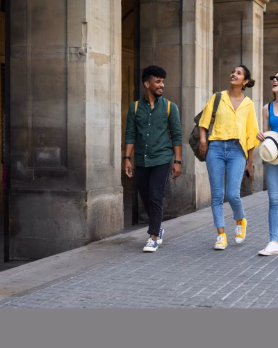 full-shot-people-walking-together-outdoors